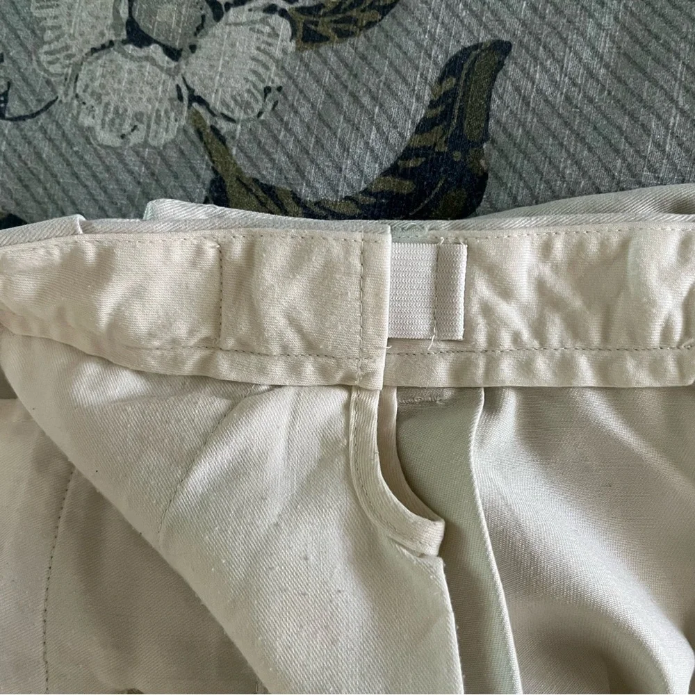 L.L. Bean Men’s Cream Khaki Comfort Waist Chino Shorts, Size 38 - Picture 3 of 9